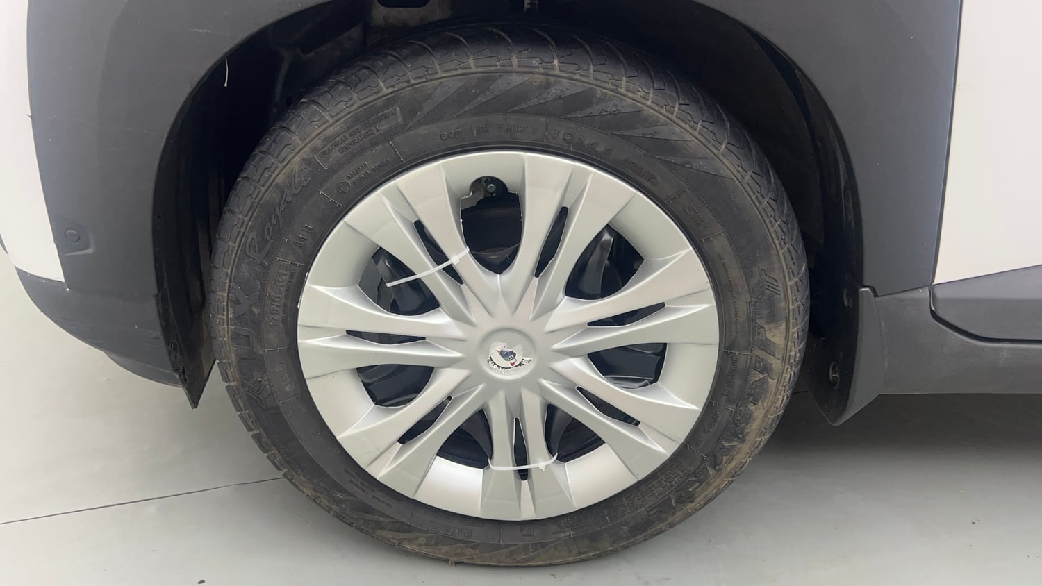 Used 2025 Hyundai Exter SX Tech 1.2 HY-CNG DUO MT Cng Manual tyres LEFT FRONT TYRE RIM VIEW