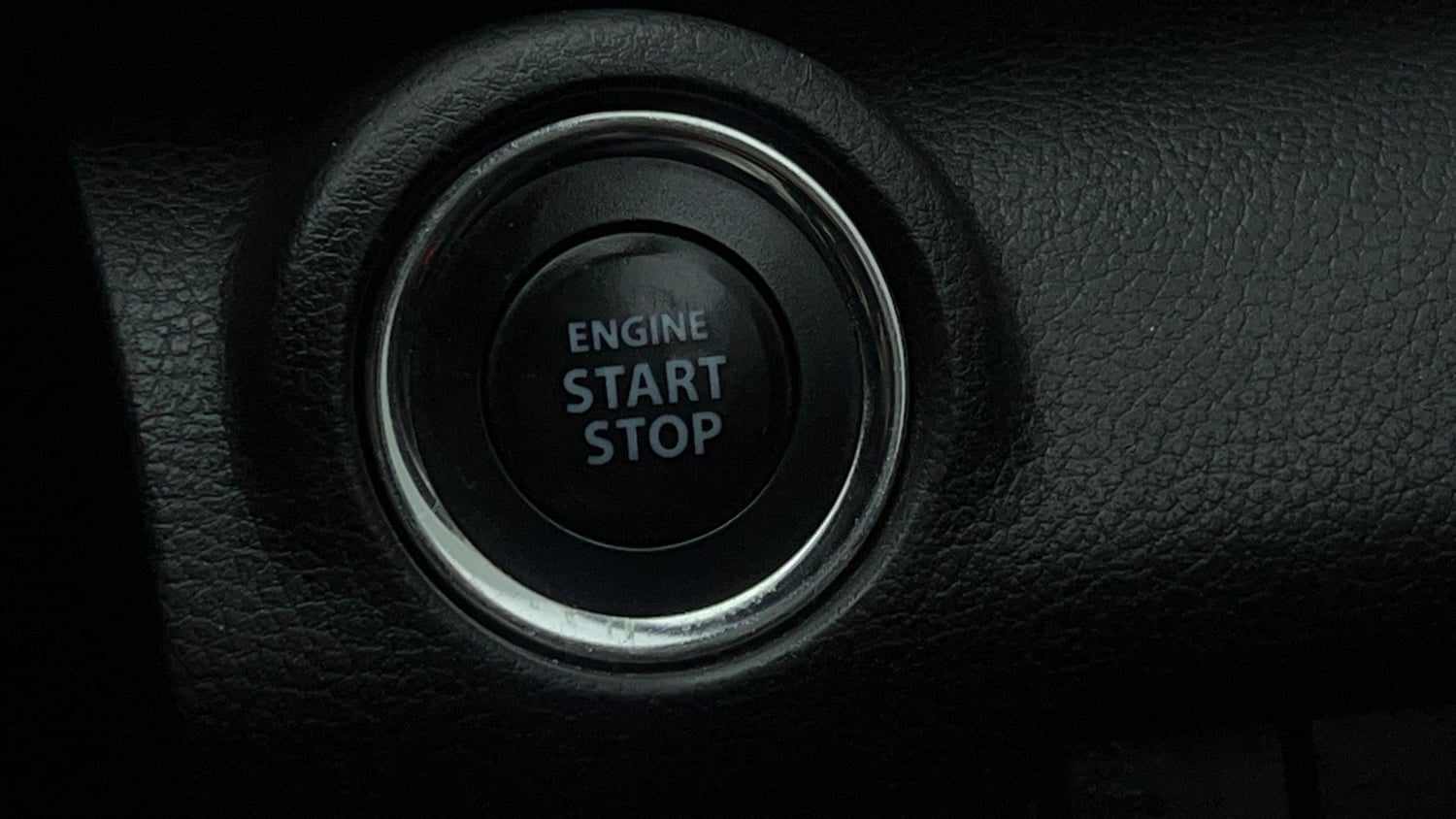 Used 2019 Maruti Suzuki XL6 Alpha MT Petrol Petrol Manual top_features Keyless start