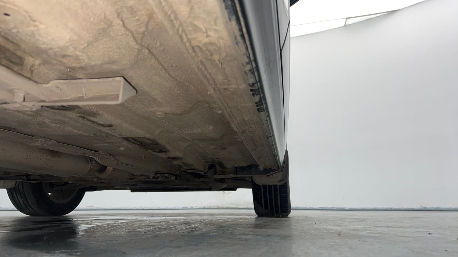 Used 2022 Skoda Slavia Style 1.5L TSI MT Petrol Manual extra REAR RIGHT UNDERBODY VIEW