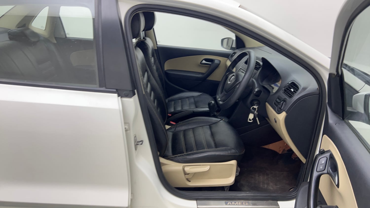 Used 2016 volkswagen Ameo Comfortline 1.2 Petrol+cng(Outside fitted) Petrol+cng Manual interior RIGHT SIDE FRONT DOOR CABIN VIEW