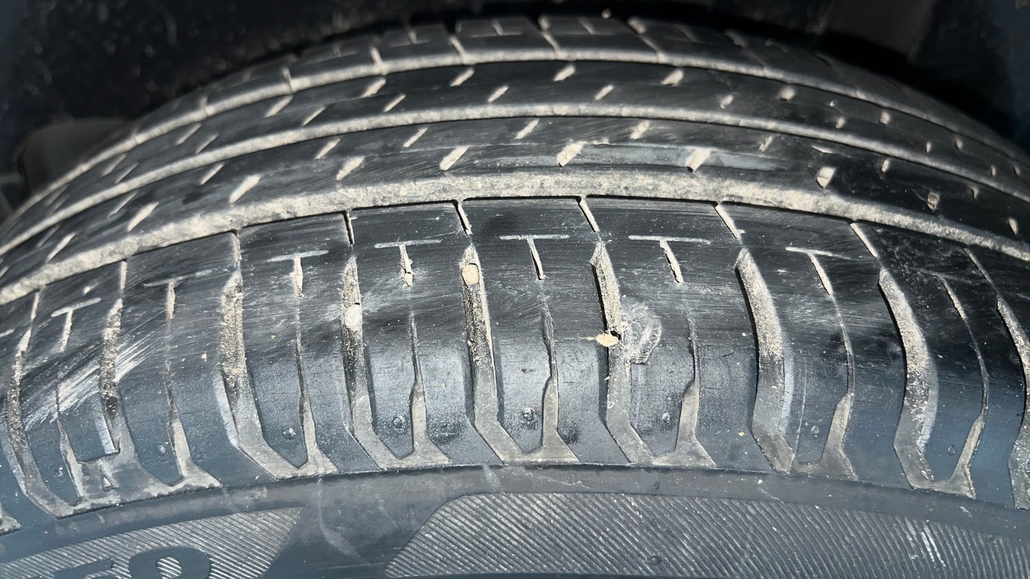 Used 2023 Maruti Suzuki Swift ZXi Petrol Manual tyres LEFT REAR TYRE TREAD VIEW