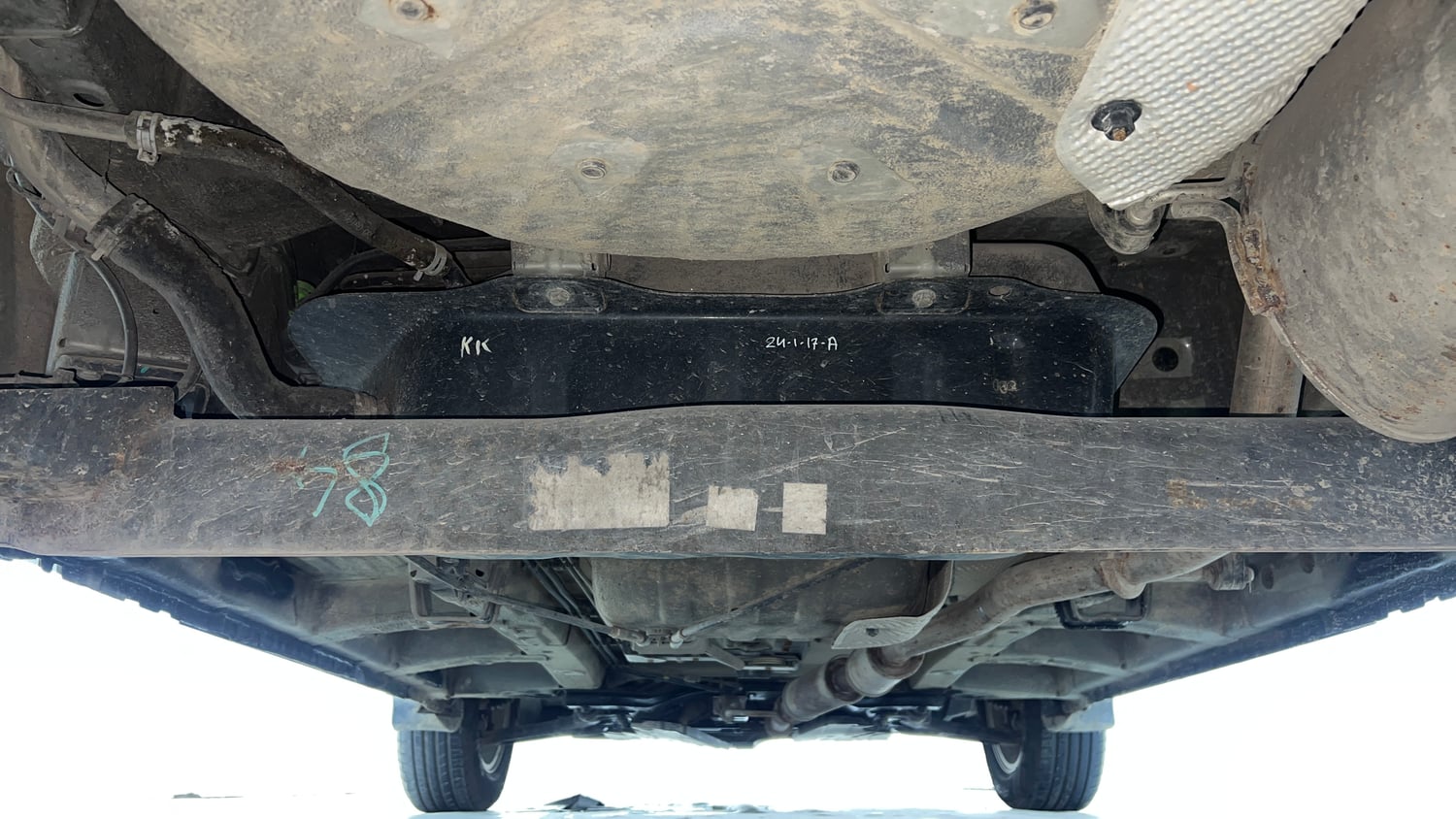 Used 2017 Mahindra KUV100 K6 6 STR Petrol Manual extra REAR UNDERBODY VIEW (TAKEN FROM REAR)