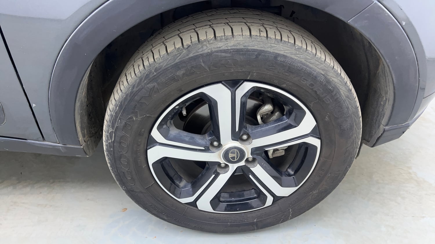 Used 2023 Tata Nexon XZ Plus Diesel Diesel Manual tyres RIGHT FRONT TYRE RIM VIEW