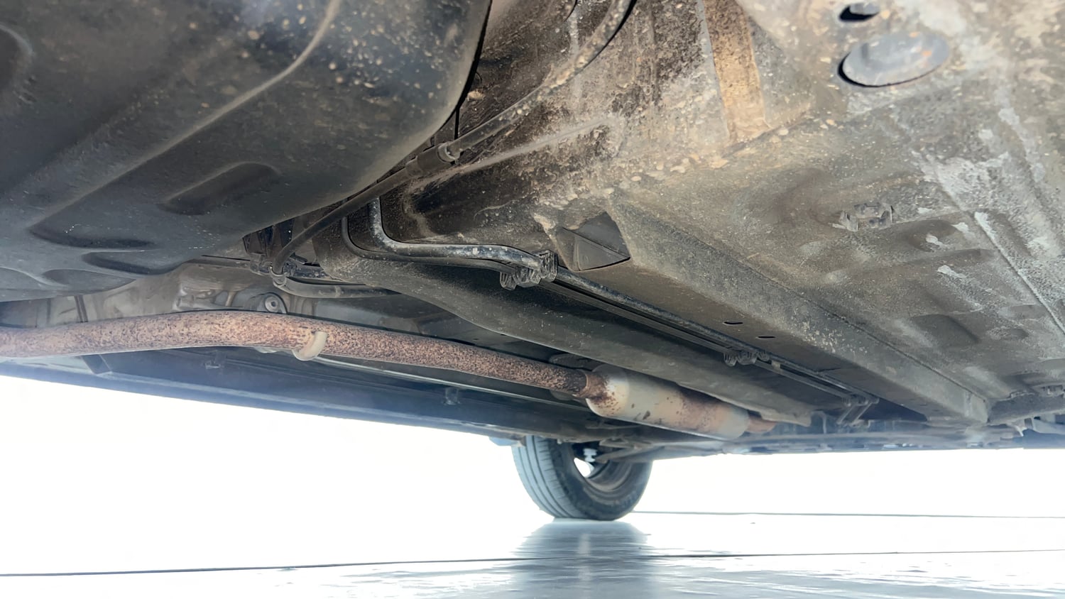 Used 2020 Renault Triber RXZ Petrol Manual extra REAR RIGHT UNDERBODY VIEW