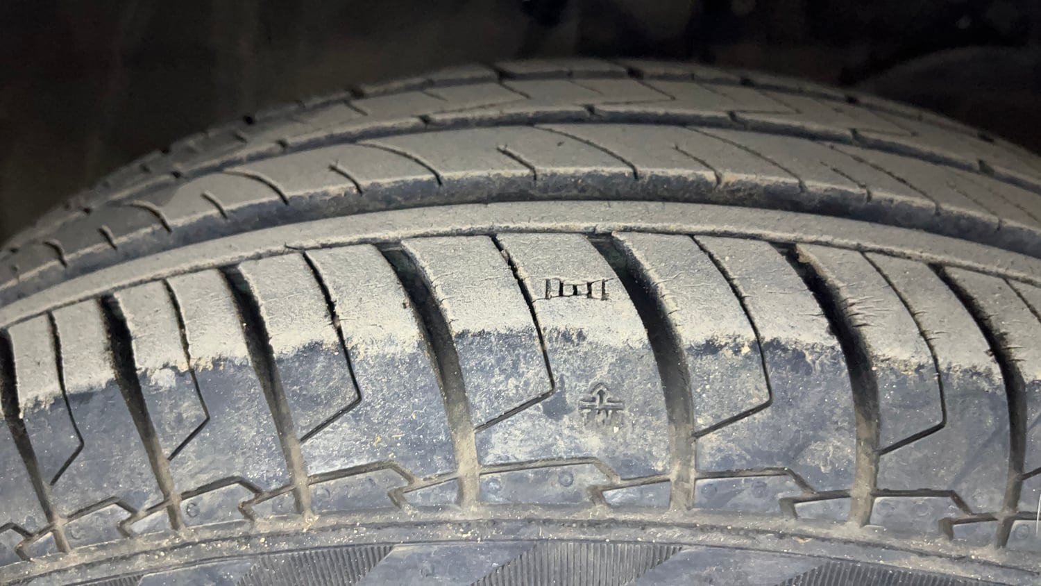 Used 2022 Maruti Suzuki Swift VXi AMT Petrol Automatic tyres RIGHT FRONT TYRE TREAD VIEW