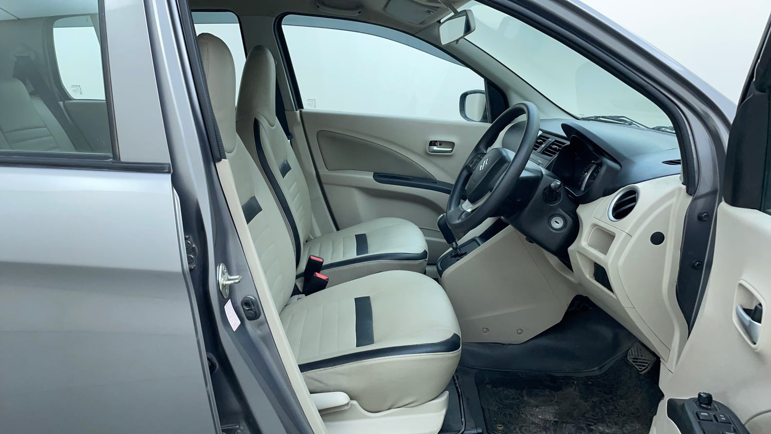 Used 2020 Maruti Suzuki Celerio ZXi AMT Petrol Automatic interior RIGHT SIDE FRONT DOOR CABIN VIEW