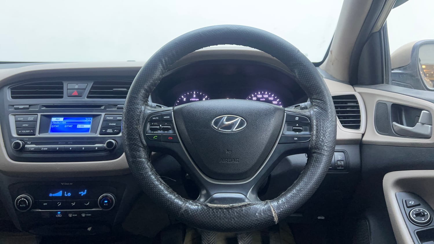 Used 2015 Hyundai Elite i20 Asta 1.4 CRDI Diesel Manual interior STEERING VIEW