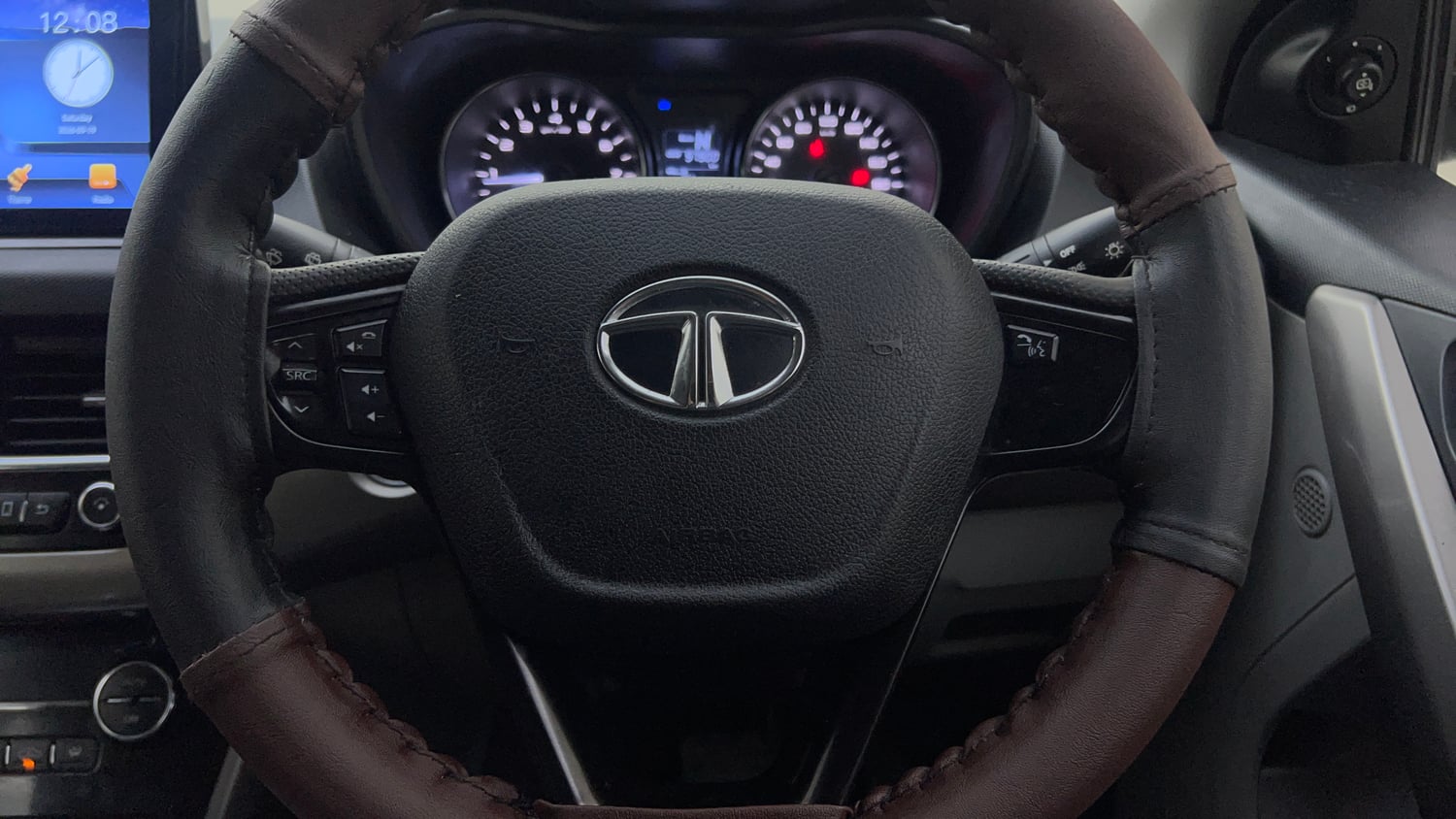 Used 2019 Tata Nexon XZA Plus Petrol Dual Tone Petrol Automatic top_features Airbags