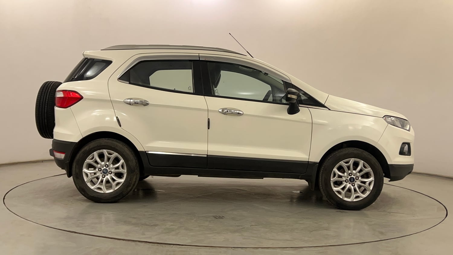 Used 2015 Ford EcoSport Titanium 1.5 TDCi (Opt) Diesel Manual exterior RIGHT SIDE VIEW