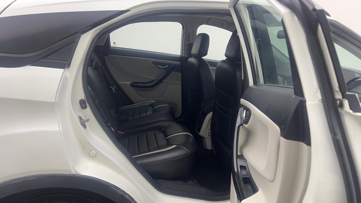 Used 2022 Tata Nexon XZA Plus (O) Petrol Automatic interior RIGHT SIDE REAR DOOR CABIN VIEW