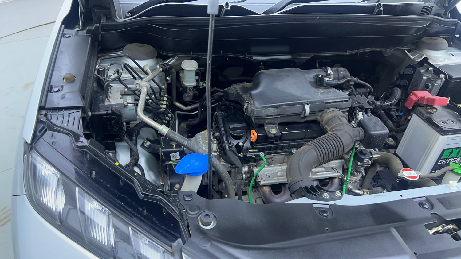 Used 2024 Maruti Suzuki Grand Vitara Alpha Smart Hybrid AT Petrol Automatic engine ENGINE RIGHT SIDE VIEW