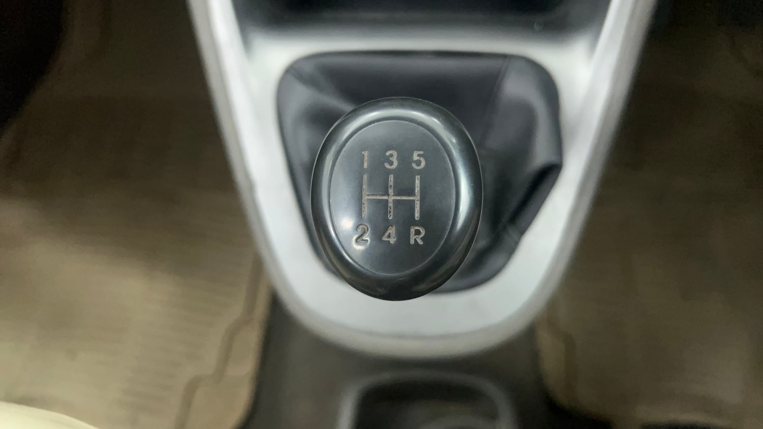 Used 2013 Hyundai i10 Magna 1.2 CNG (Outside Fitted) Cng Manual interior GEAR  KNOB VIEW