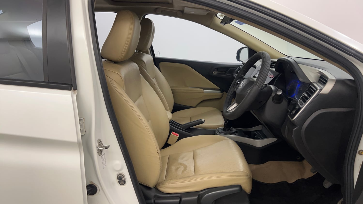 Used 2016 Honda City VX Petrol Manual interior RIGHT SIDE FRONT DOOR CABIN VIEW