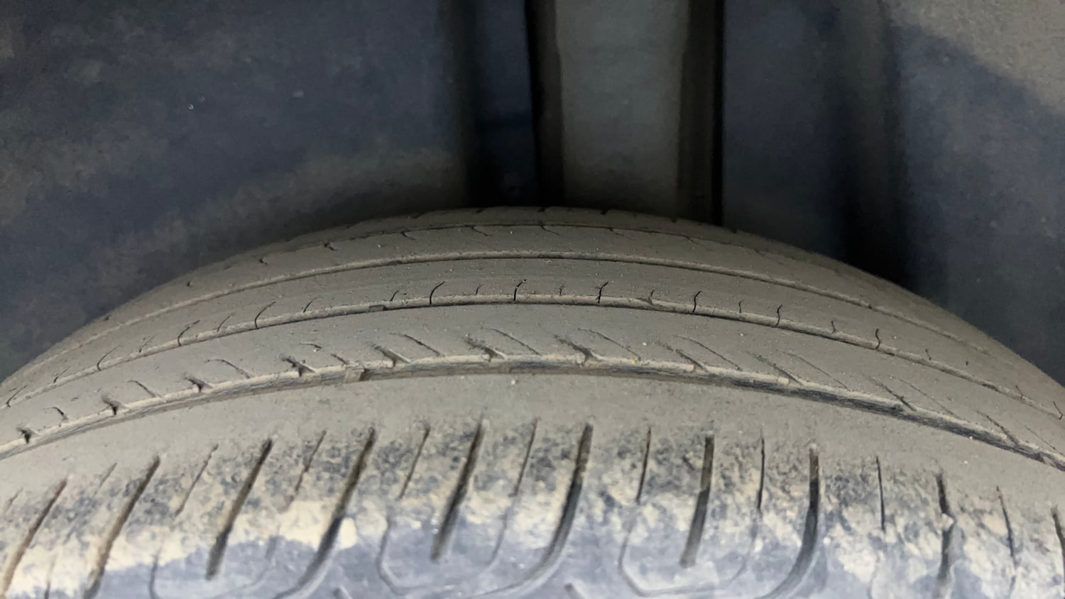 Used 2022 Volkswagen Taigun GT Plus 1.5 TSI DSG Petrol Automatic tyres LEFT REAR TYRE TREAD VIEW