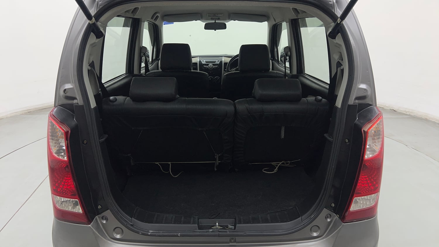 Used 2014 Maruti Suzuki Wagon R VXI Petrol Manual interior DICKY INSIDE VIEW
