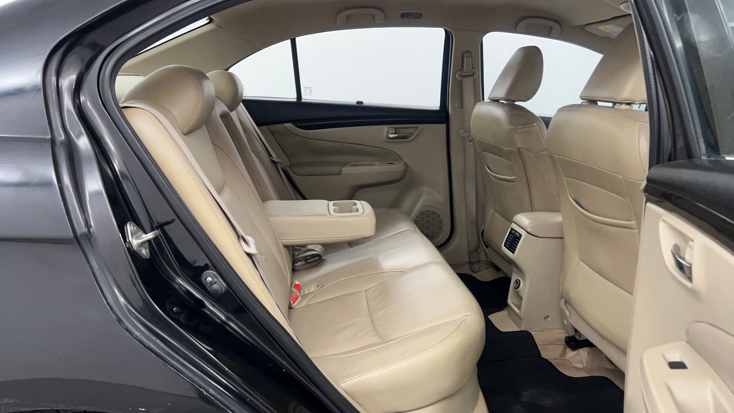 Used 2016 Maruti Suzuki Ciaz ZXI+ AT Petrol Automatic interior RIGHT SIDE REAR DOOR CABIN VIEW