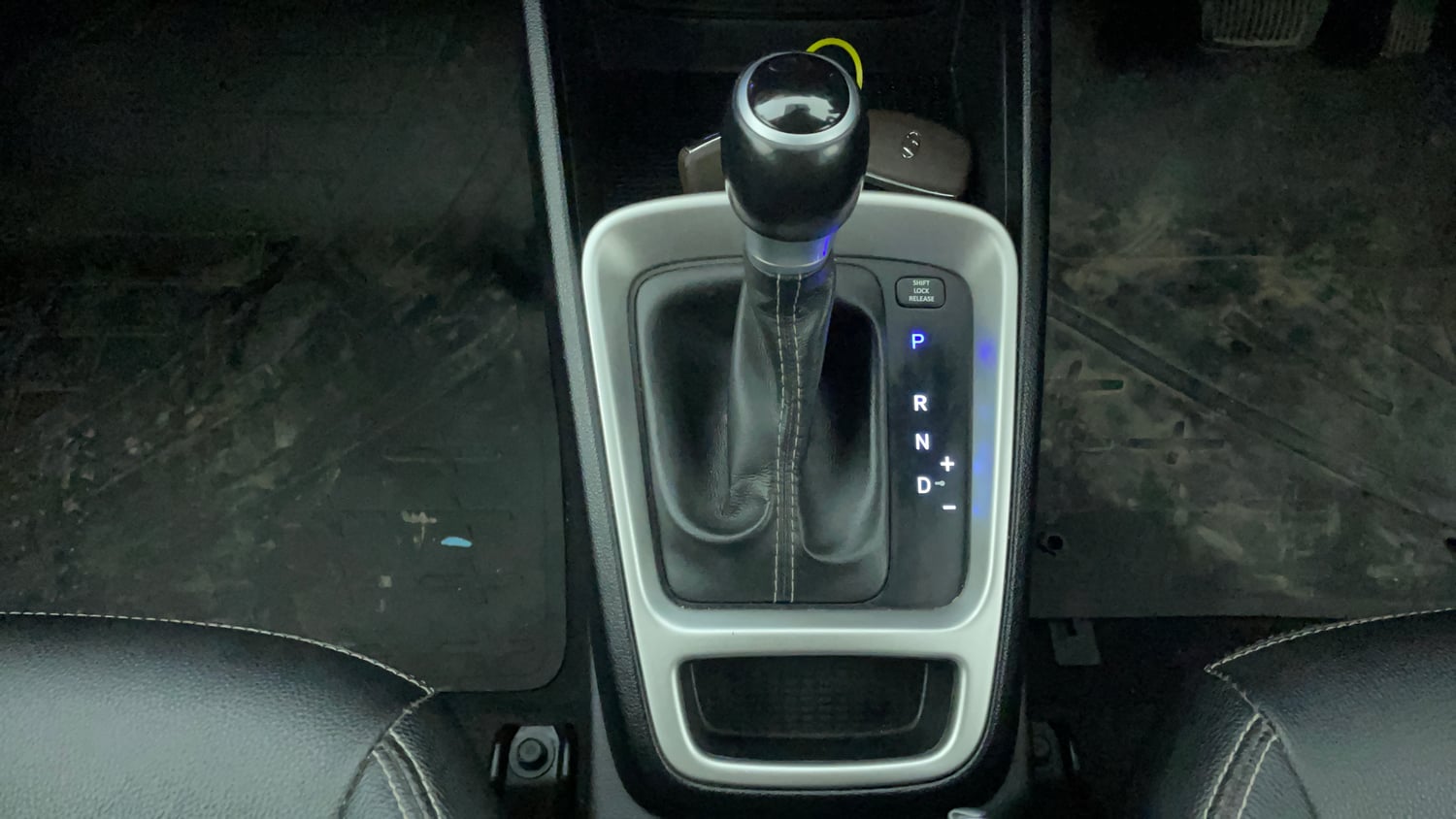 Used 2019 Hyundai Venue SX Plus 1.0 Turbo DCT Petrol Automatic interior GEAR  KNOB VIEW