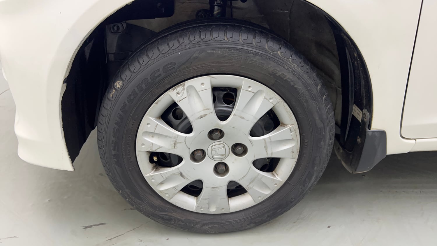 Used 2014 Honda Amaze 1.2 S i-VTEC Petrol Manual tyres LEFT FRONT TYRE RIM VIEW