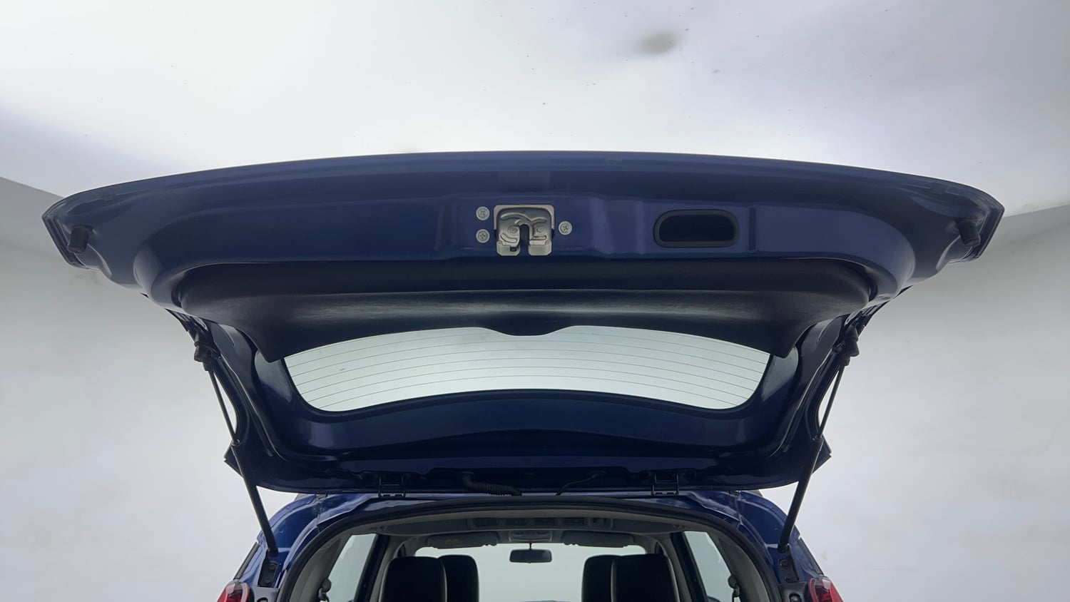 Used 2019 Maruti Suzuki XL6 Alpha MT Petrol Petrol Manual interior DICKY DOOR OPEN VIEW