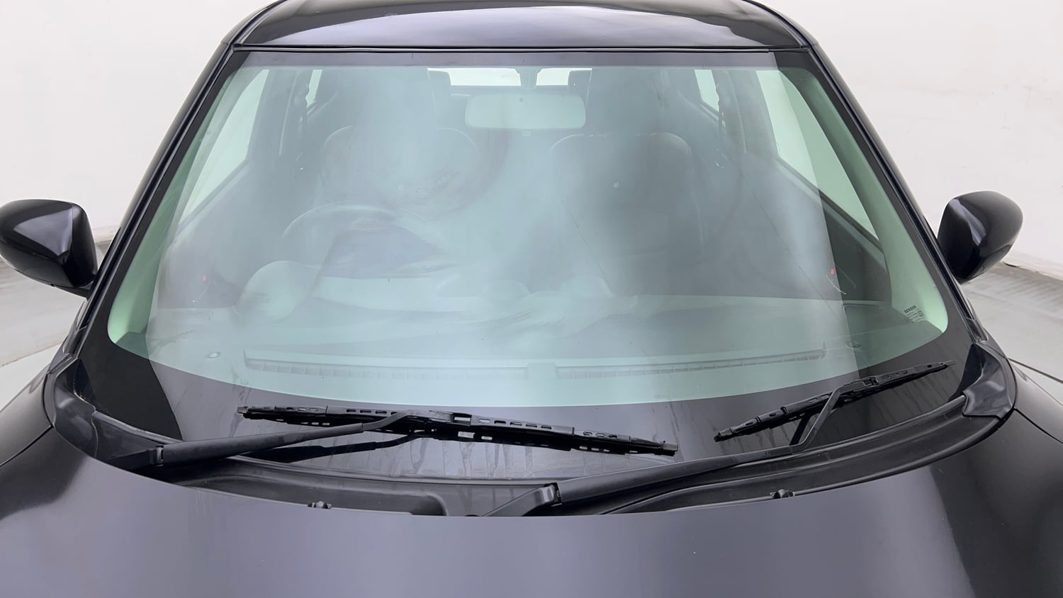 Used 2023 Maruti Suzuki Swift ZXi Petrol Manual exterior FRONT WINDSHIELD VIEW