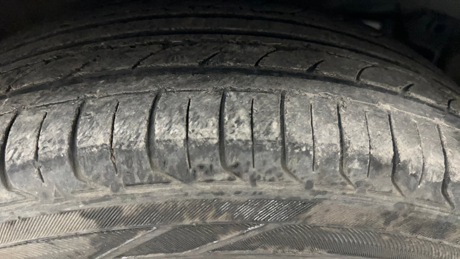 Used 2016 Honda City VX CVT Petrol Automatic tyres RIGHT FRONT TYRE TREAD VIEW