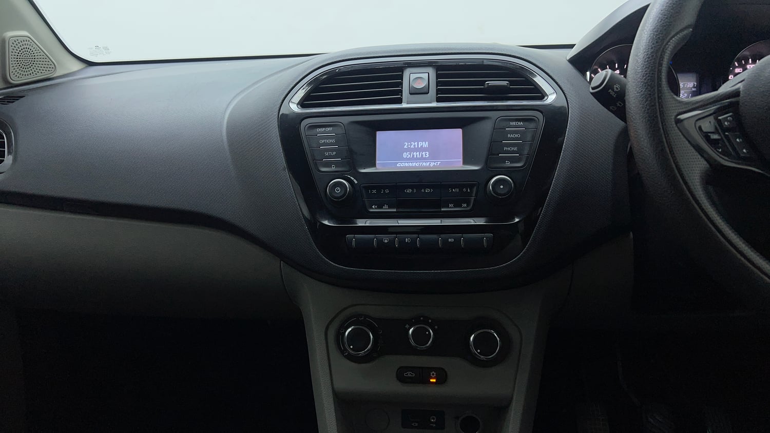 Used 2019 Tata Tiago Revotron XZ w/o Alloy Petrol Manual interior MUSIC SYSTEM & AC CONTROL VIEW