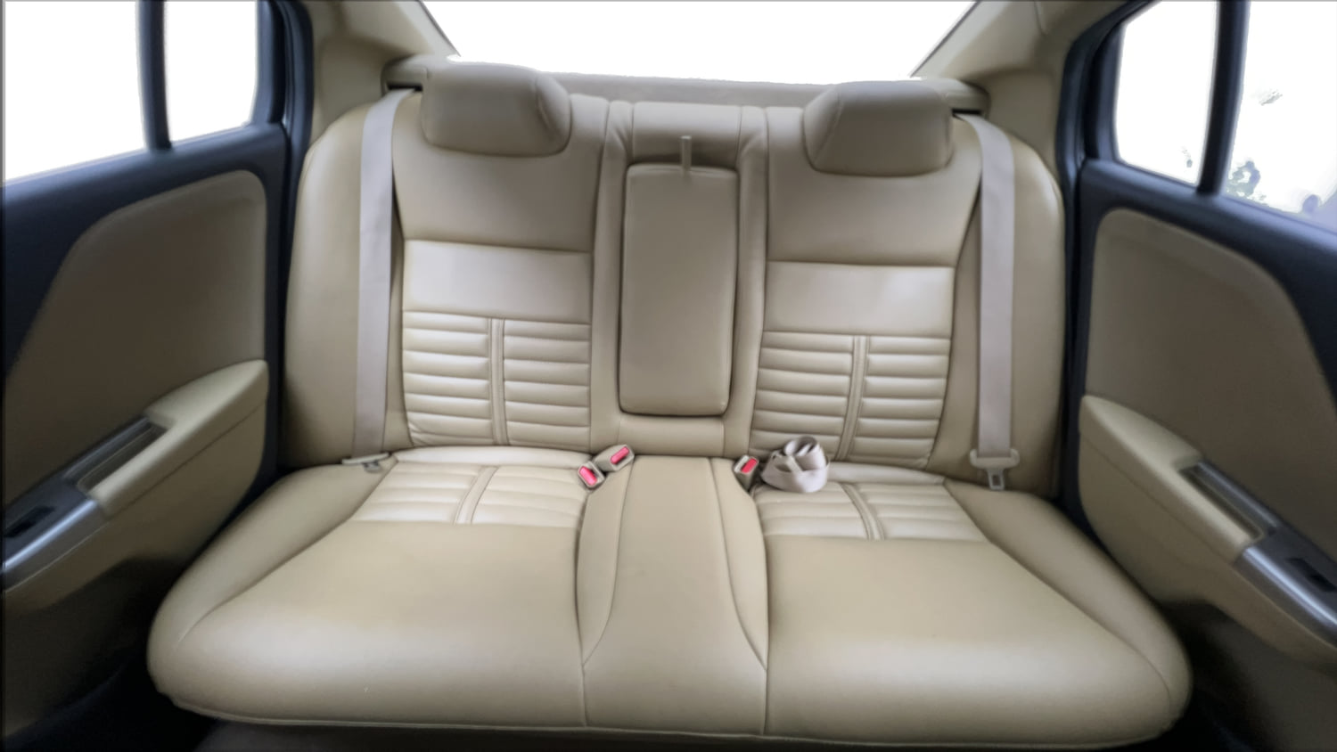 Used 2016 Honda City V Petrol Manual interior REAR SEAT CONDITION VIEW
