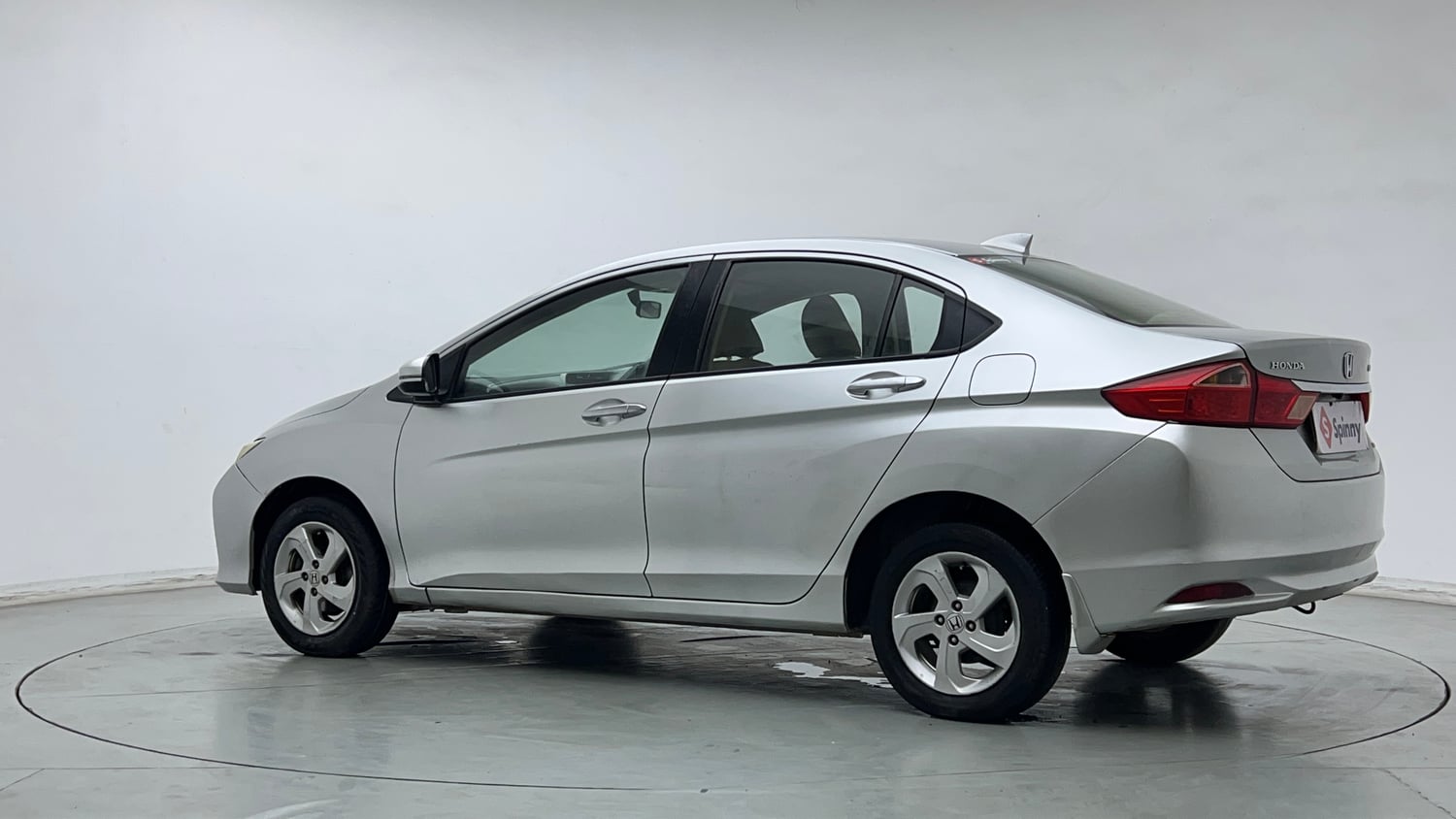 Used 2016 Honda City V Petrol Manual exterior LEFT REAR CORNER VIEW