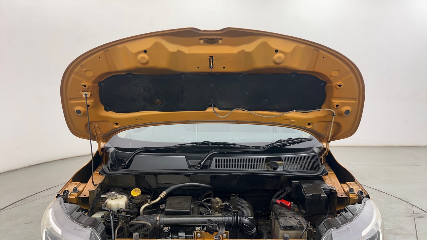Used 2020 Renault Triber RXZ Petrol Manual engine ENGINE & BONNET OPEN FRONT VIEW