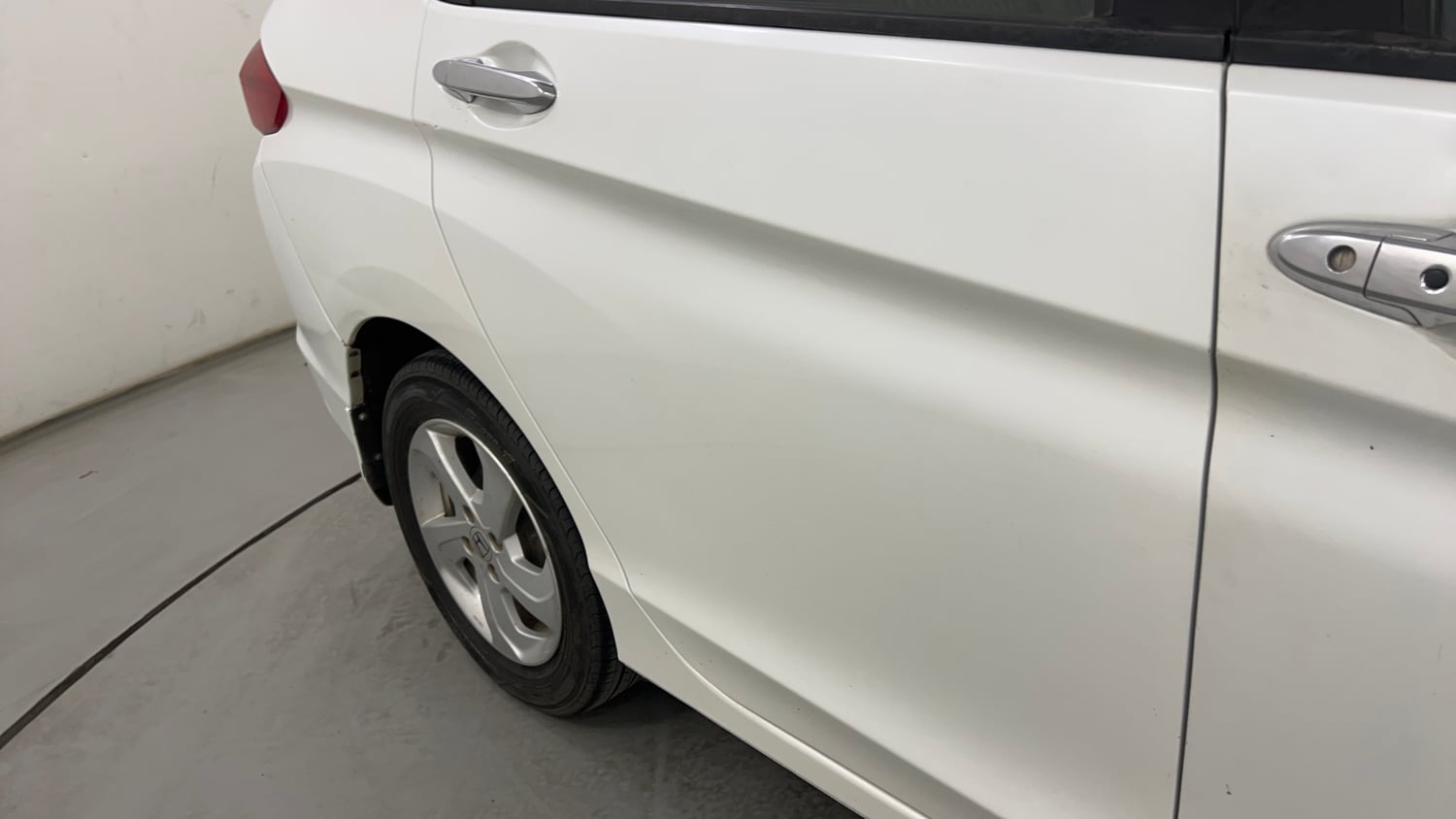 Used 2016 Honda City VX CVT Petrol Automatic dents MINOR SCRATCH