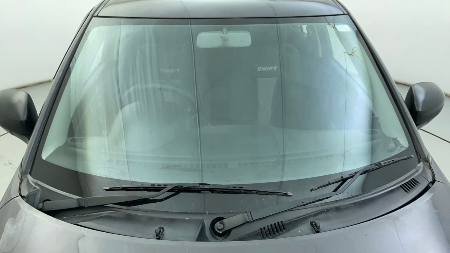 Used 2016 Maruti Suzuki Swift Lxi (O) Petrol Manual exterior FRONT WINDSHIELD VIEW