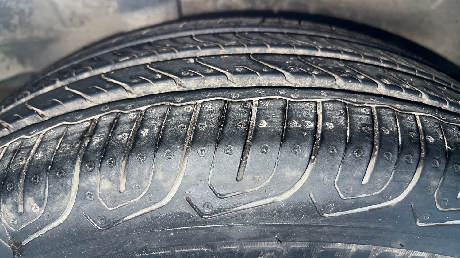 Used 2017 Honda City V Petrol Petrol Manual tyres RIGHT REAR TYRE TREAD VIEW
