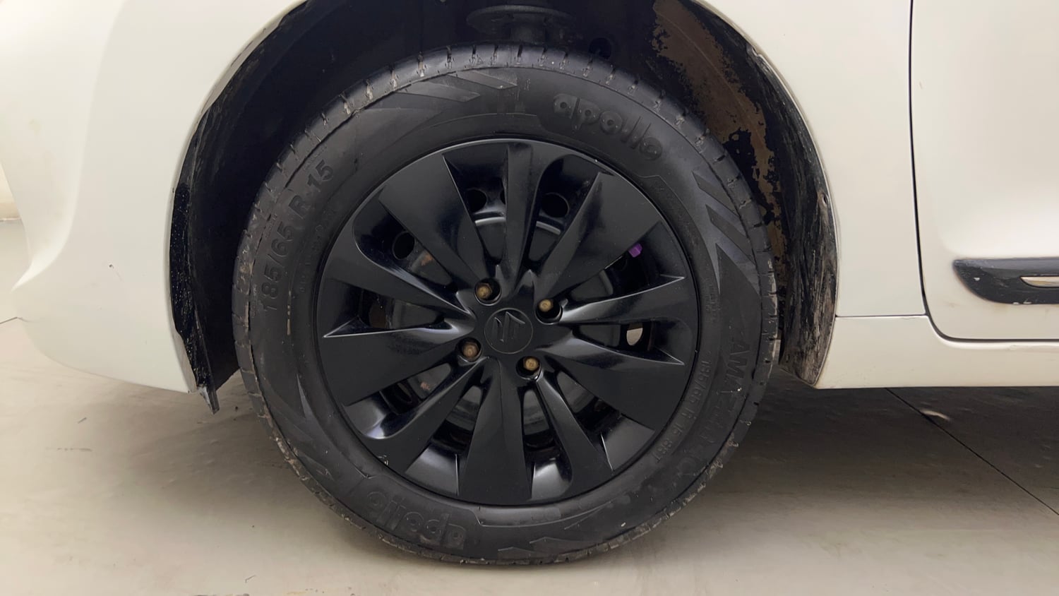 Used 2021 Maruti Suzuki Baleno Delta Petrol Manual tyres LEFT FRONT TYRE RIM VIEW
