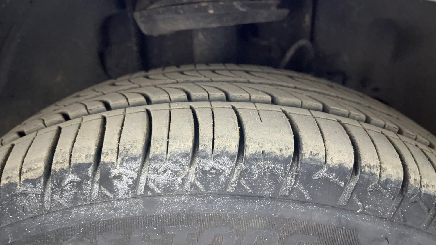 Used 2018 Tata Tiago Revotron XZ Petrol Manual tyres RIGHT FRONT TYRE TREAD VIEW