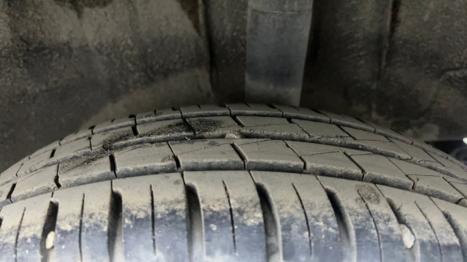 Used 2023 Renault Kwid CLIMBER AMT Petrol Automatic tyres LEFT REAR TYRE TREAD VIEW