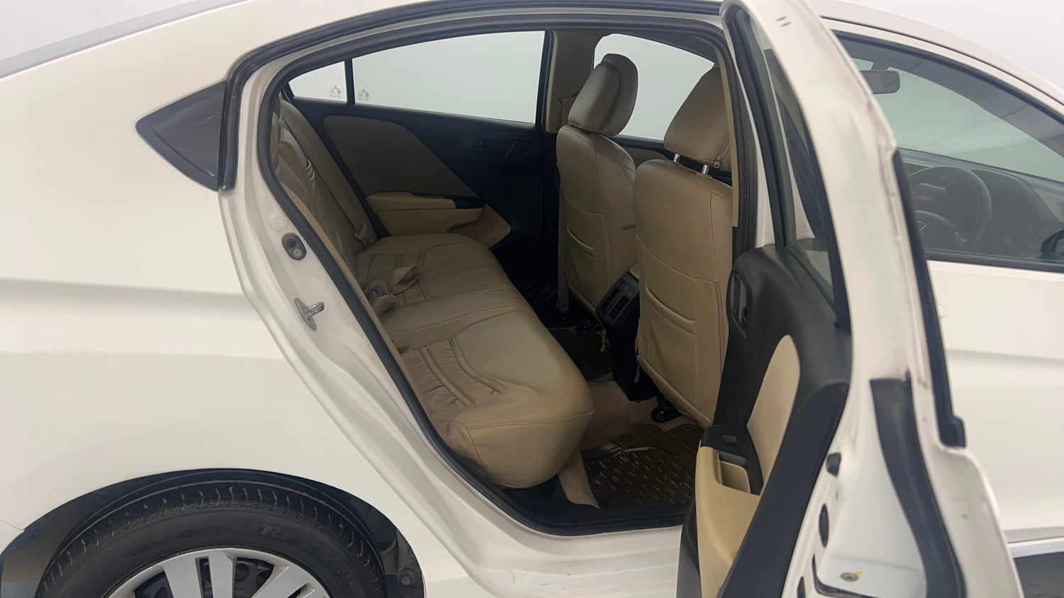 Used 2016 Honda City SV CVT Petrol Automatic interior RIGHT SIDE REAR DOOR CABIN VIEW