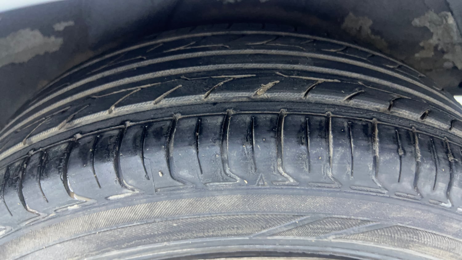 Used 2013 Hyundai i20 Magna 1.2 Petrol Manual tyres LEFT REAR TYRE TREAD VIEW
