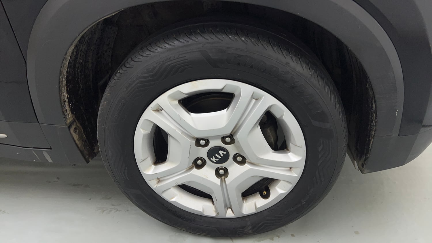 Used 2021 Kia Sonet HTX 1.0 iMT Petrol Manual tyres RIGHT FRONT TYRE RIM VIEW