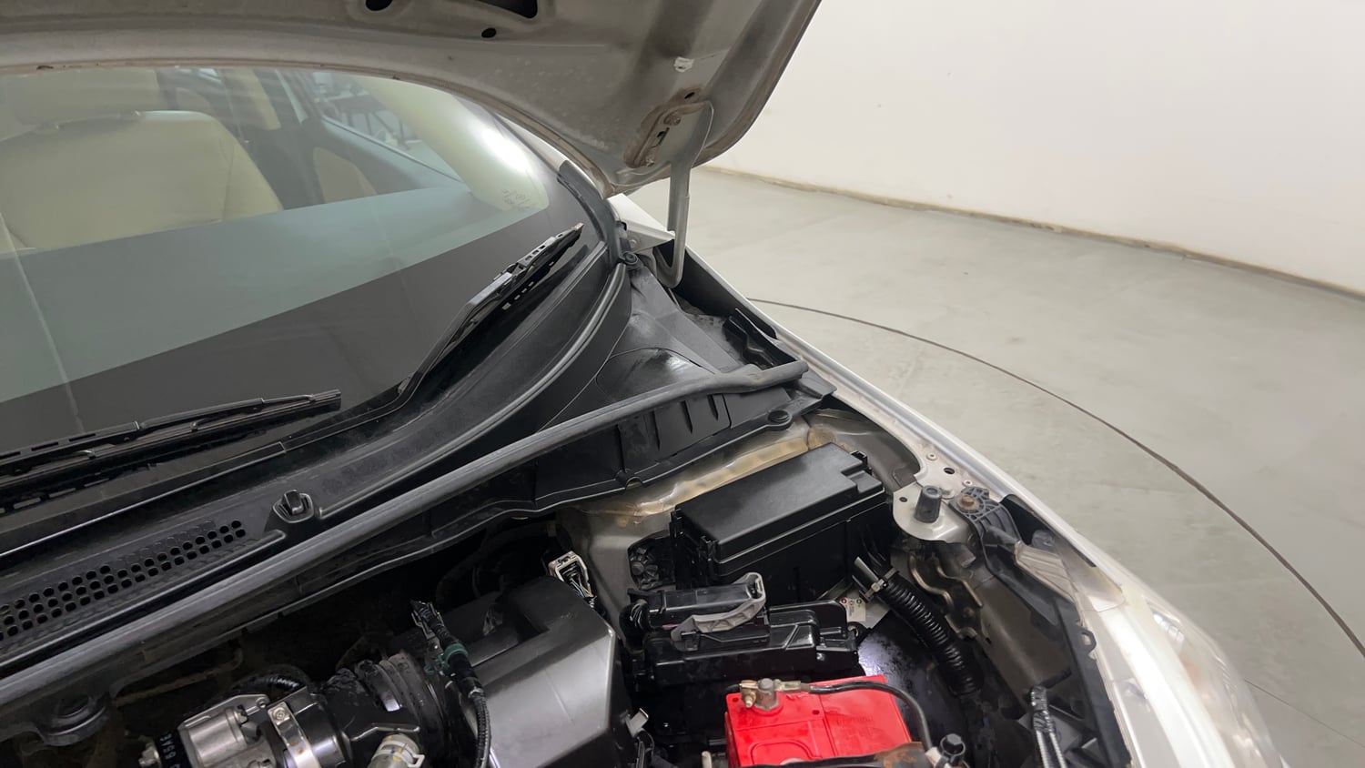 Used 2016 Honda City VX Petrol Manual engine ENGINE LEFT SIDE HINGE & APRON VIEW