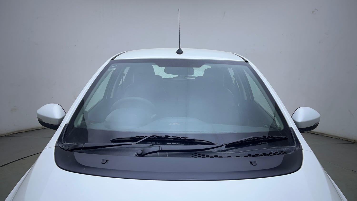 Used 2018 Tata Tiago Revotron XZ Petrol Manual exterior FRONT WINDSHIELD VIEW