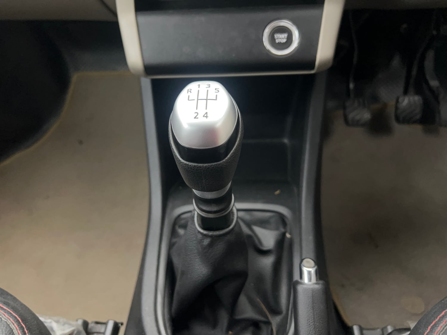 Used 2020 Renault Triber RXZ Petrol Manual interior GEAR  KNOB VIEW