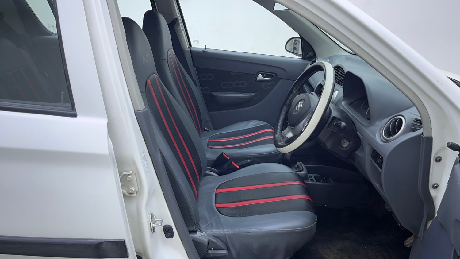 Used 2015 Maruti Suzuki Alto 800 Lxi Petrol Manual interior RIGHT SIDE FRONT DOOR CABIN VIEW