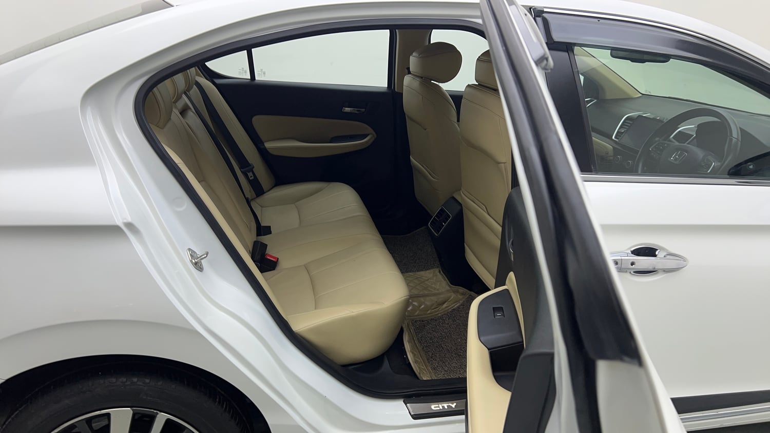 Used 2022 Honda City ZX CVT Petrol Petrol Automatic interior RIGHT SIDE REAR DOOR CABIN VIEW