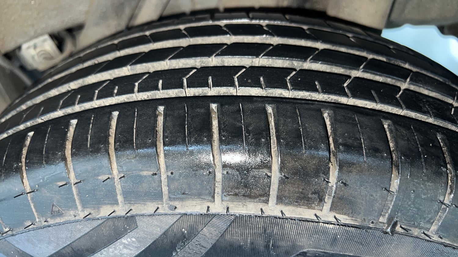 Used 2017 Mahindra KUV100 K6 6 STR Petrol Manual tyres LEFT REAR TYRE TREAD VIEW
