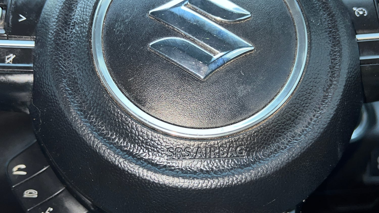 Used 2021 Maruti Suzuki XL6 Zeta AT Petrol Petrol Automatic top_features Airbags