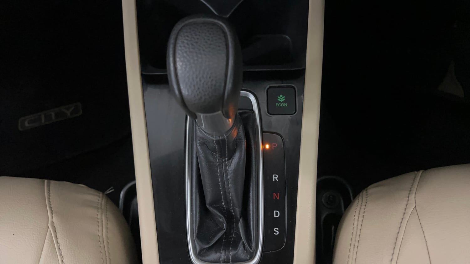 Used 2021 Honda City V CVT Petrol Petrol Automatic interior GEAR  KNOB VIEW