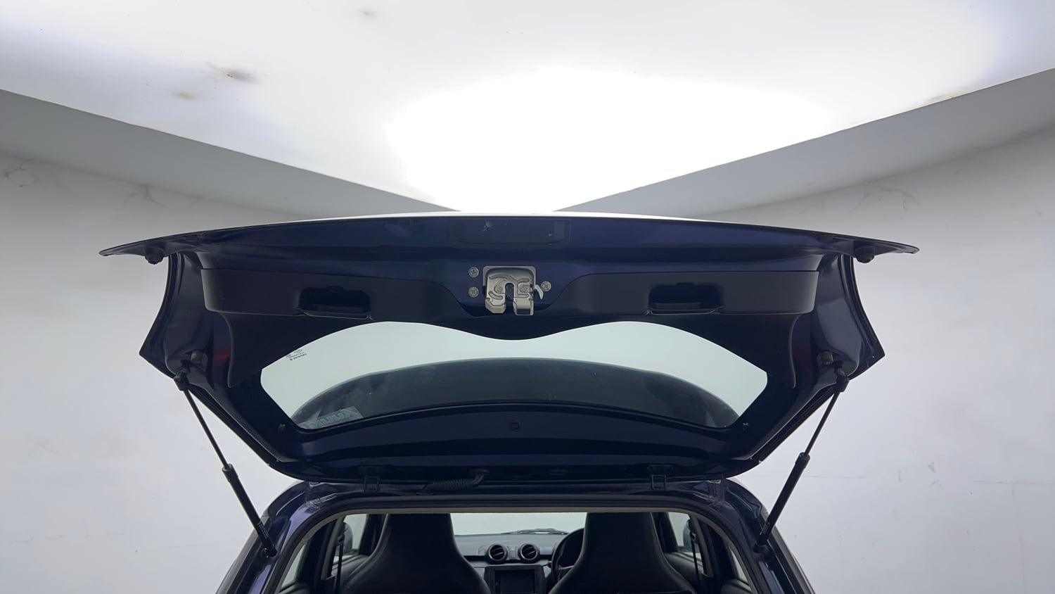 Used 2018 Maruti Suzuki Swift LXI CNG (Outside Fitted) Cng Manual interior DICKY DOOR OPEN VIEW