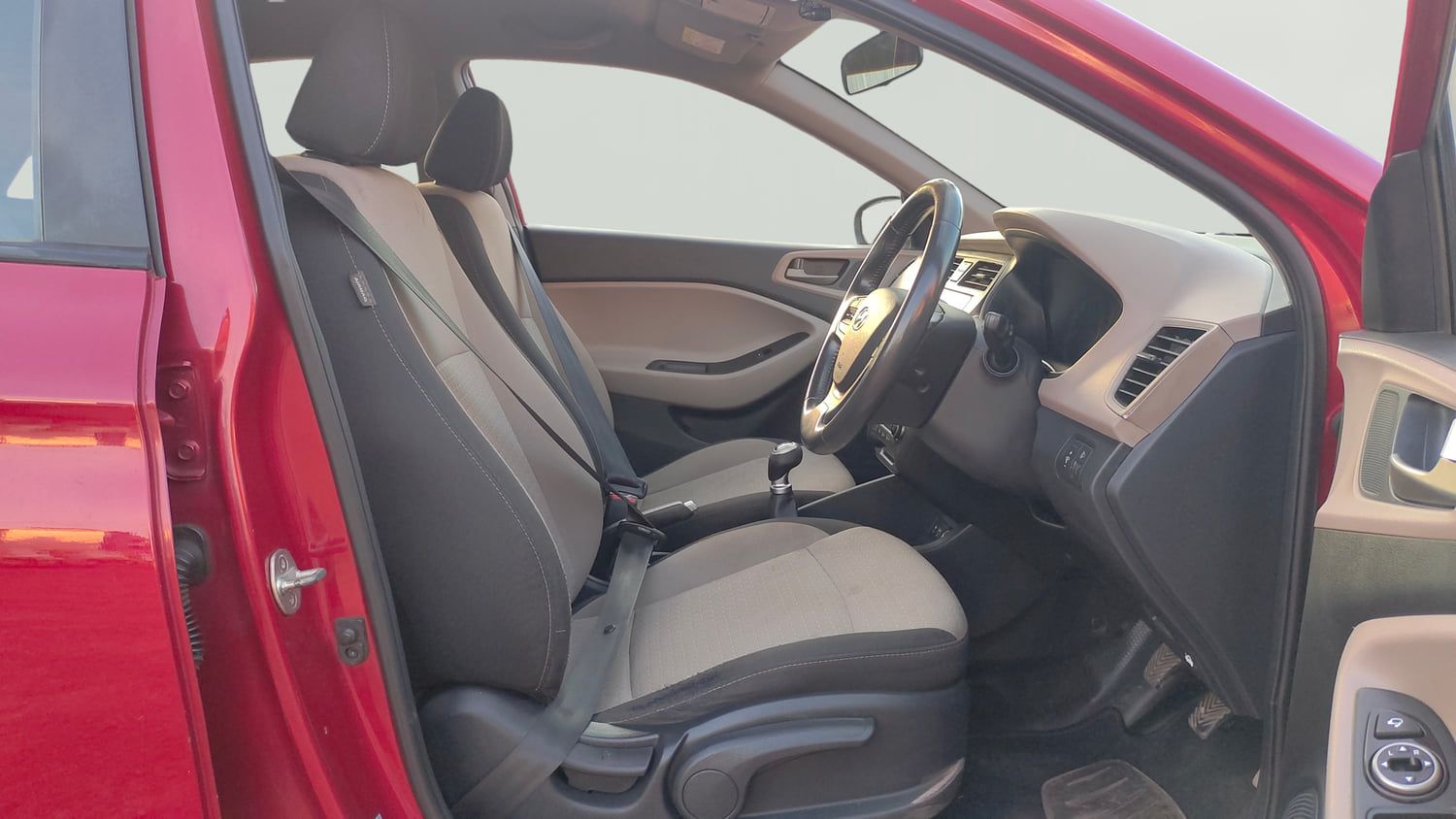Used 2017 Hyundai Elite i20 Asta 1.2 (O) Petrol Manual interior RIGHT SIDE FRONT DOOR CABIN VIEW