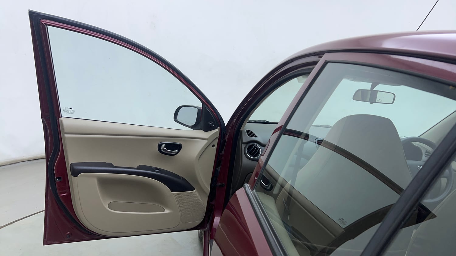 Used 2015 Hyundai i10 Sportz 1.1 iRDE2 Petrol Manual interior LEFT FRONT DOOR OPEN VIEW
