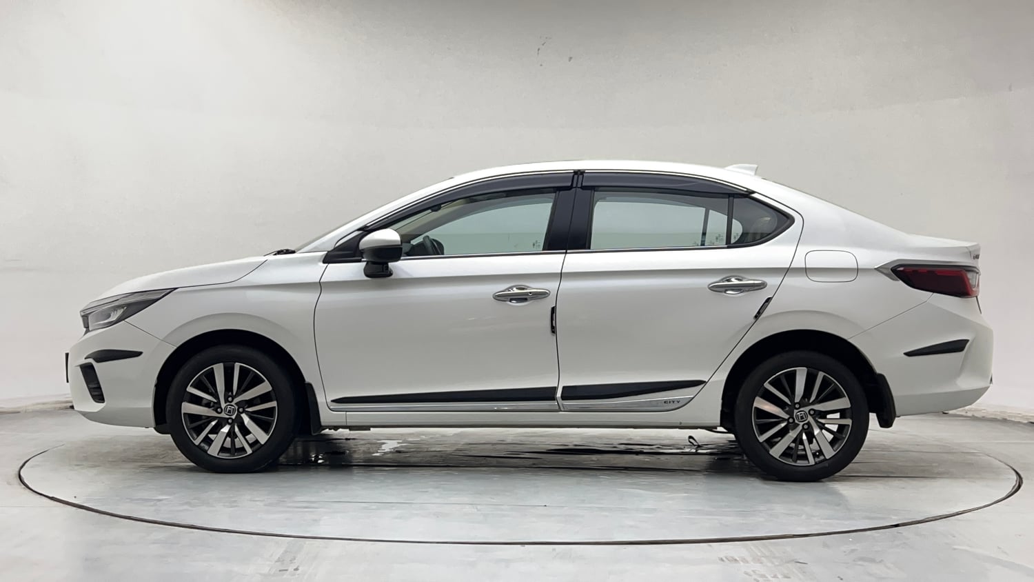 Used 2022 Honda City ZX CVT Petrol Petrol Automatic exterior LEFT SIDE VIEW